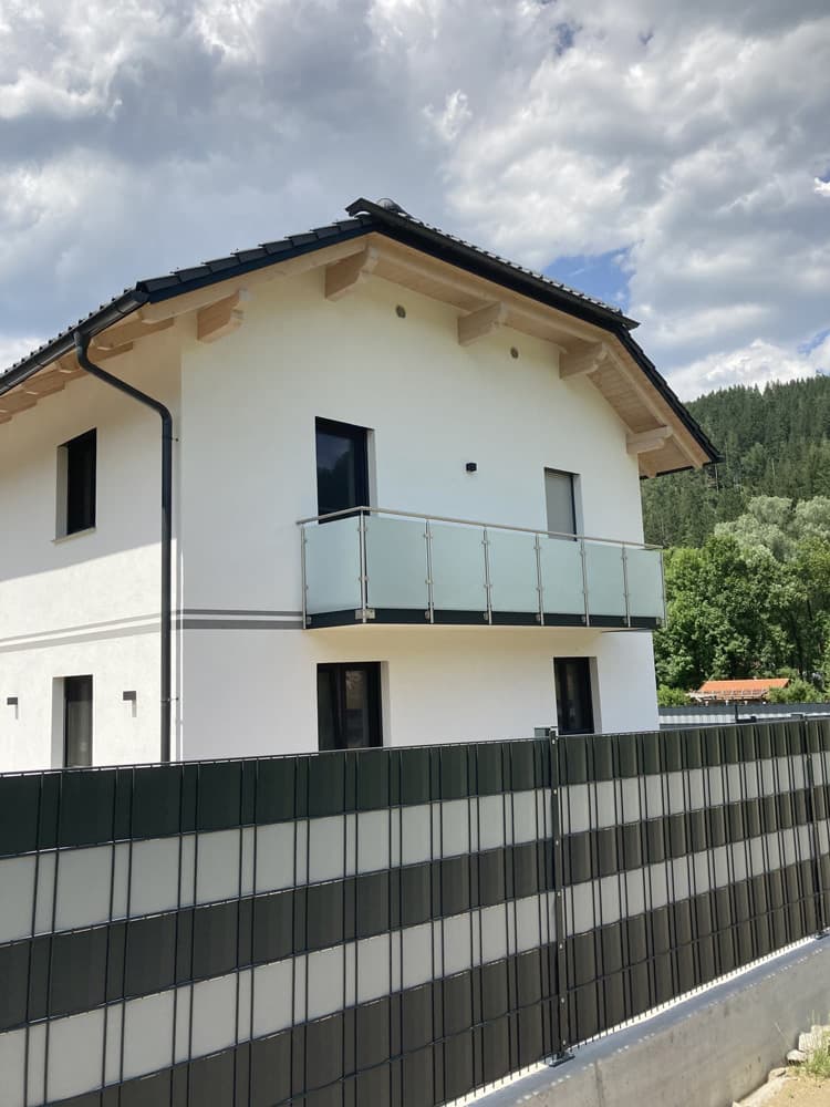 Geländer mit Niroster und Glas