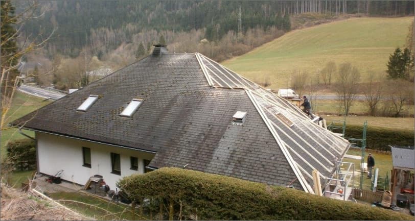 Neues Kaltdach mit Velux (Vorher/Nachher)